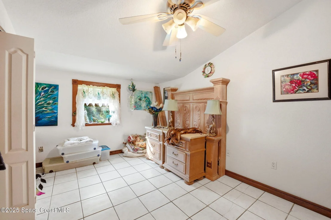 Photo of 2821&2825 Lionel Road
