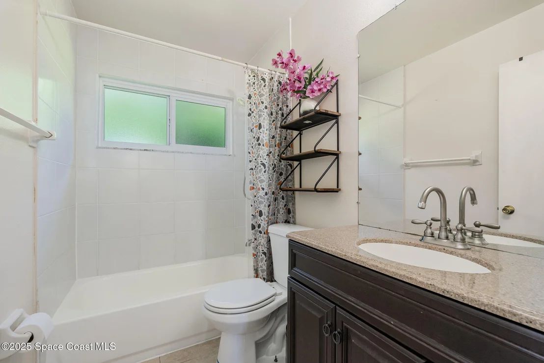 Photo of 1281 Dawn Street NE