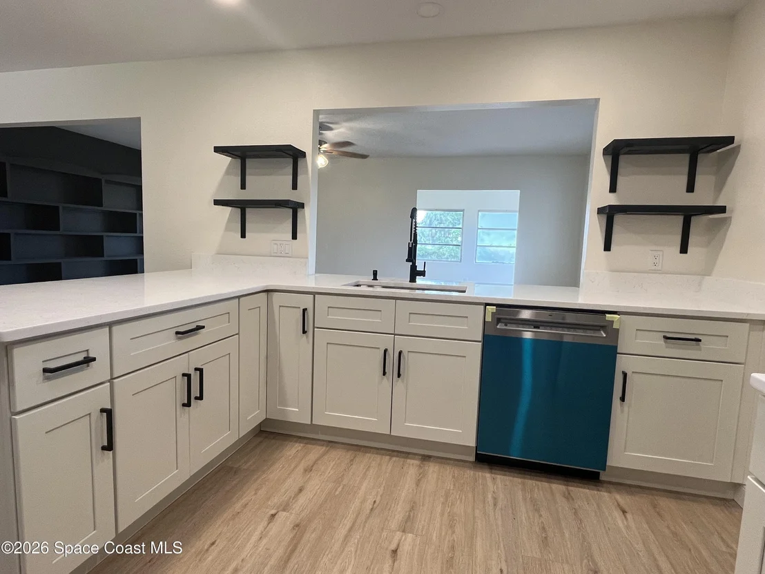 Photo of 1171 Riviera Drive NE