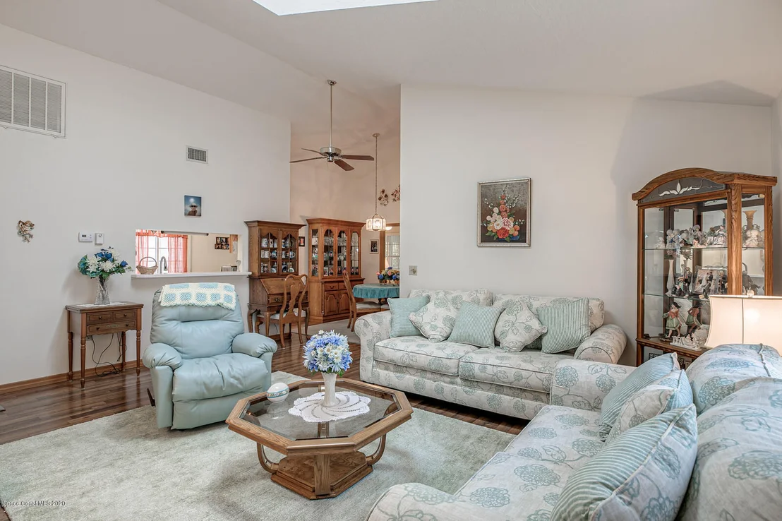 Photo of 4130 Twin Oaks Boulevard