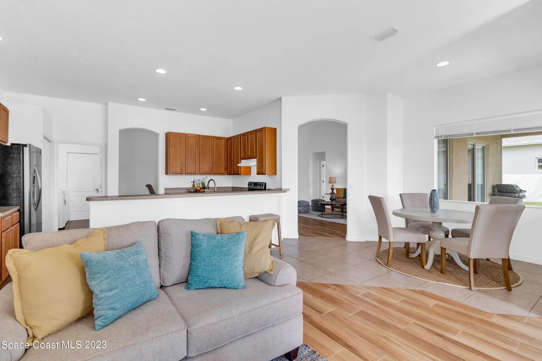 Photo of 2102 Woodfield Circle