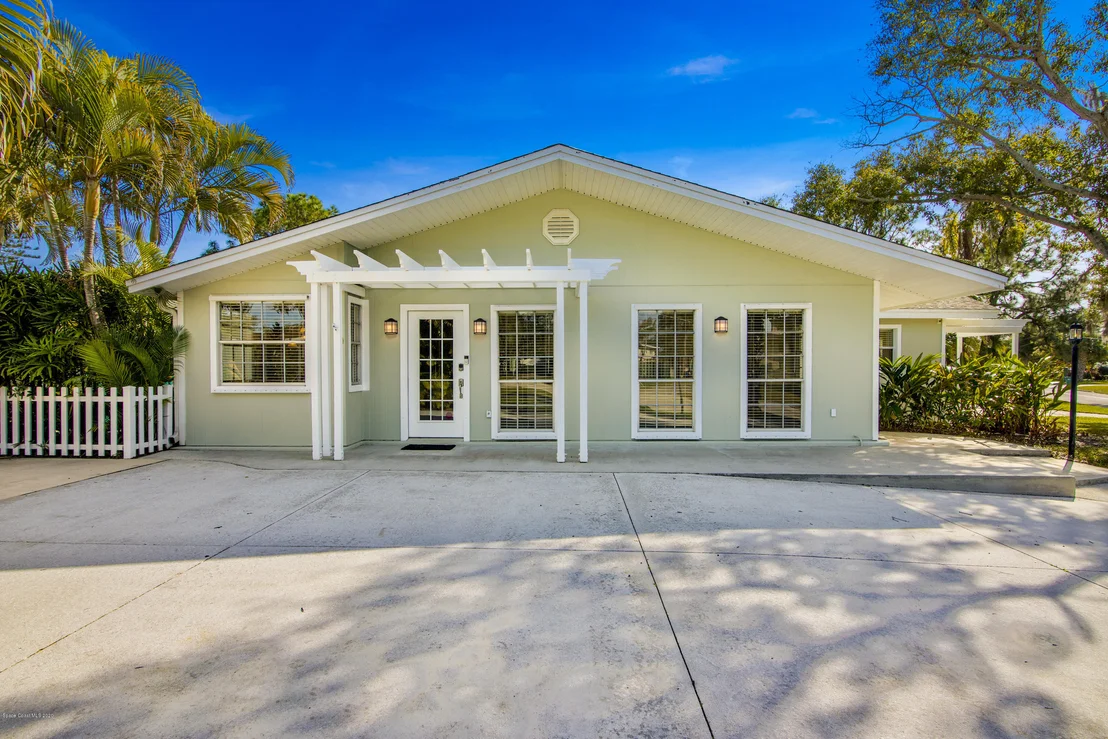 Photo of 572 Royal Palm Drive