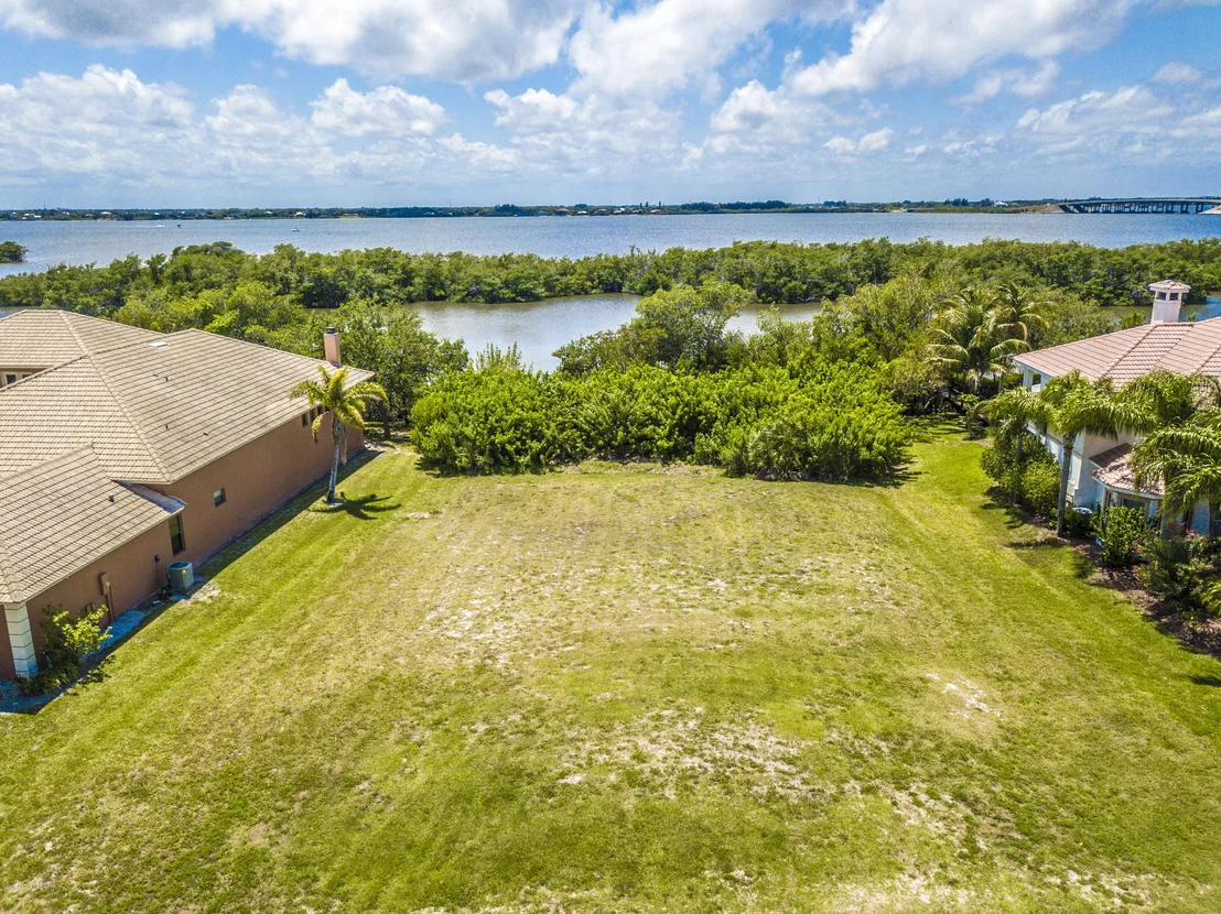 Photo of 388 Lanternback Island Drive