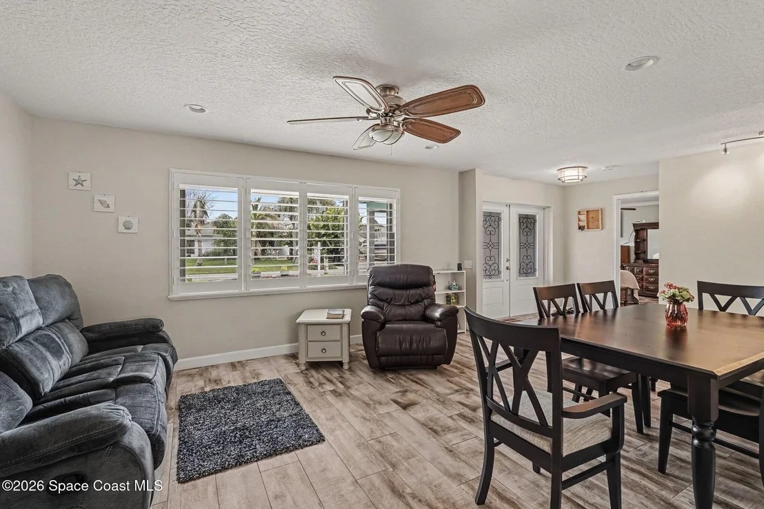 Photo of 311 Seabreeze Drive