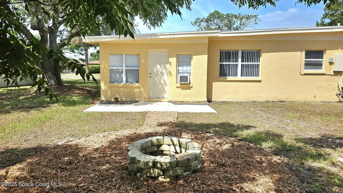 Photo of 402 Edinburgh Drive