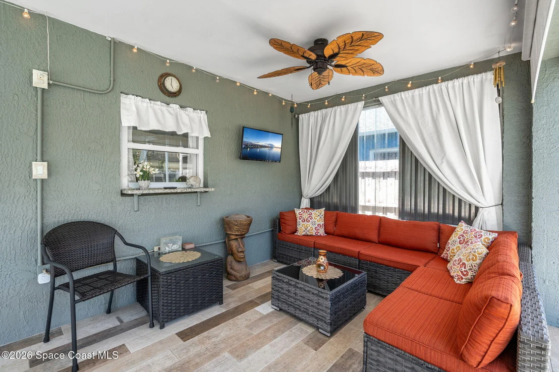 Photo of 1161 White Oak Circle