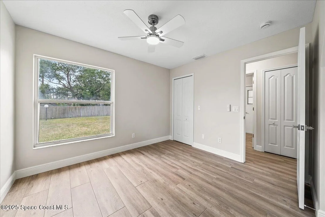 Photo of 5863 Newbury Circle