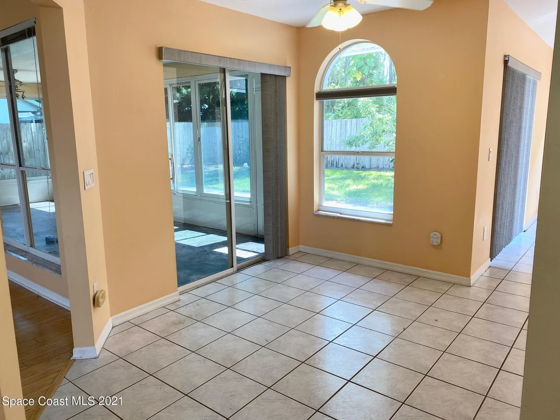 Photo of 935 Osprey Lane