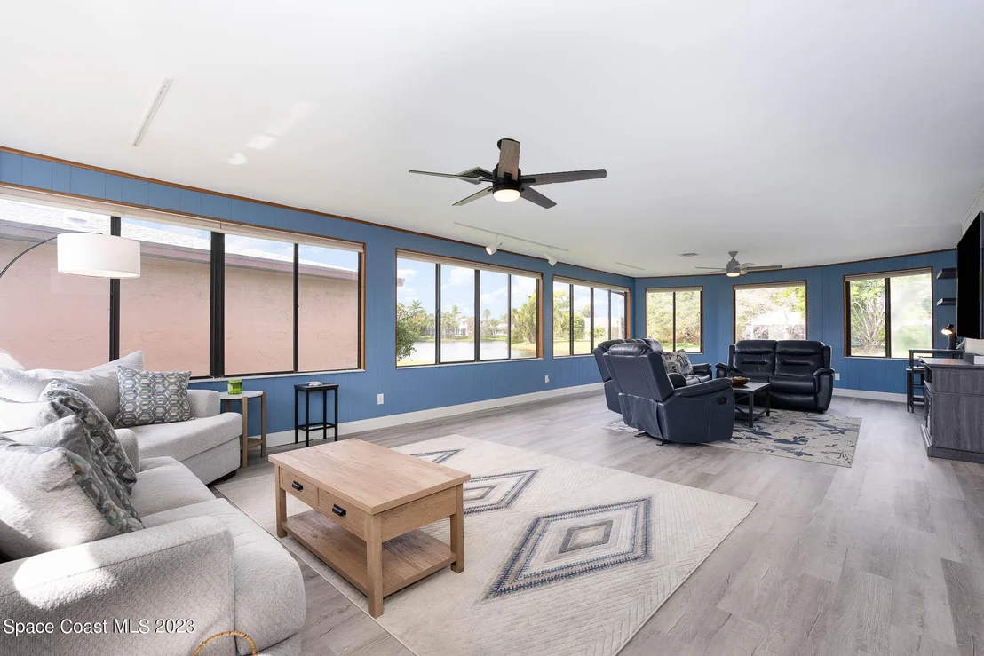 Photo of 320 Bayhead Drive