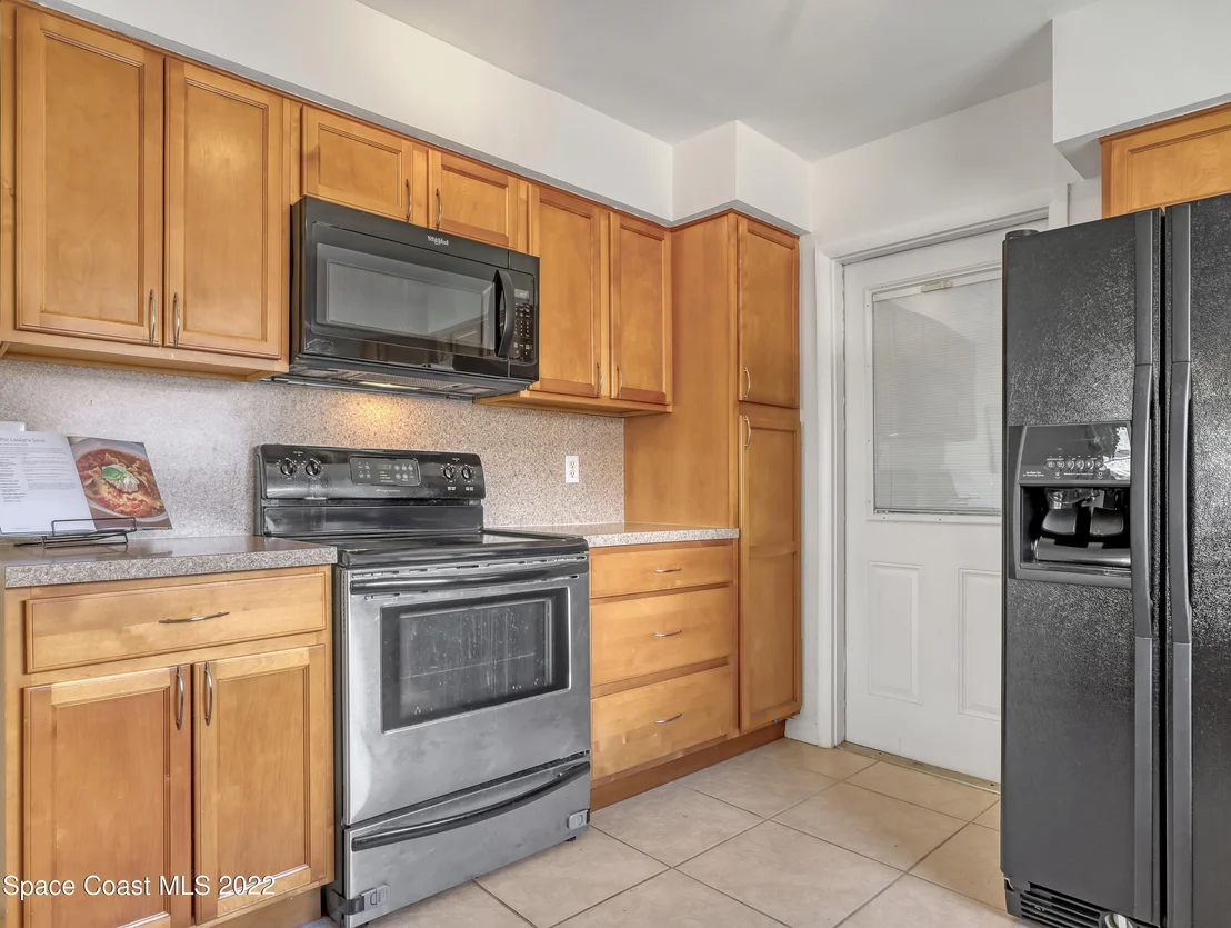 Photo of 619 N Robert Way