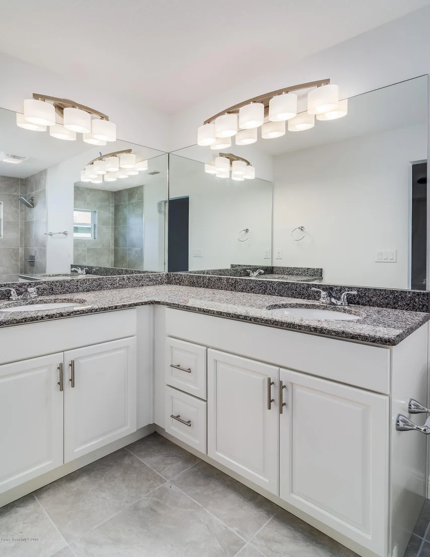 Photo of 7423 Carillon Avenue