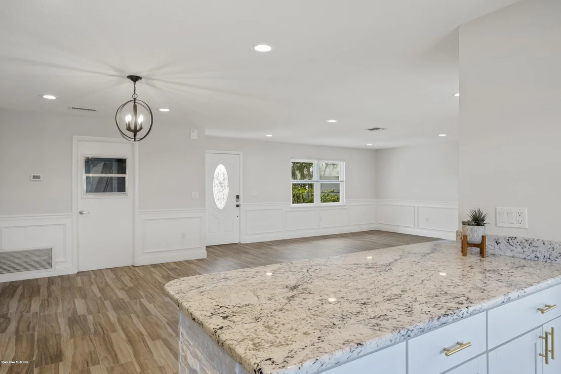 Photo of 541 Biscayne Drive