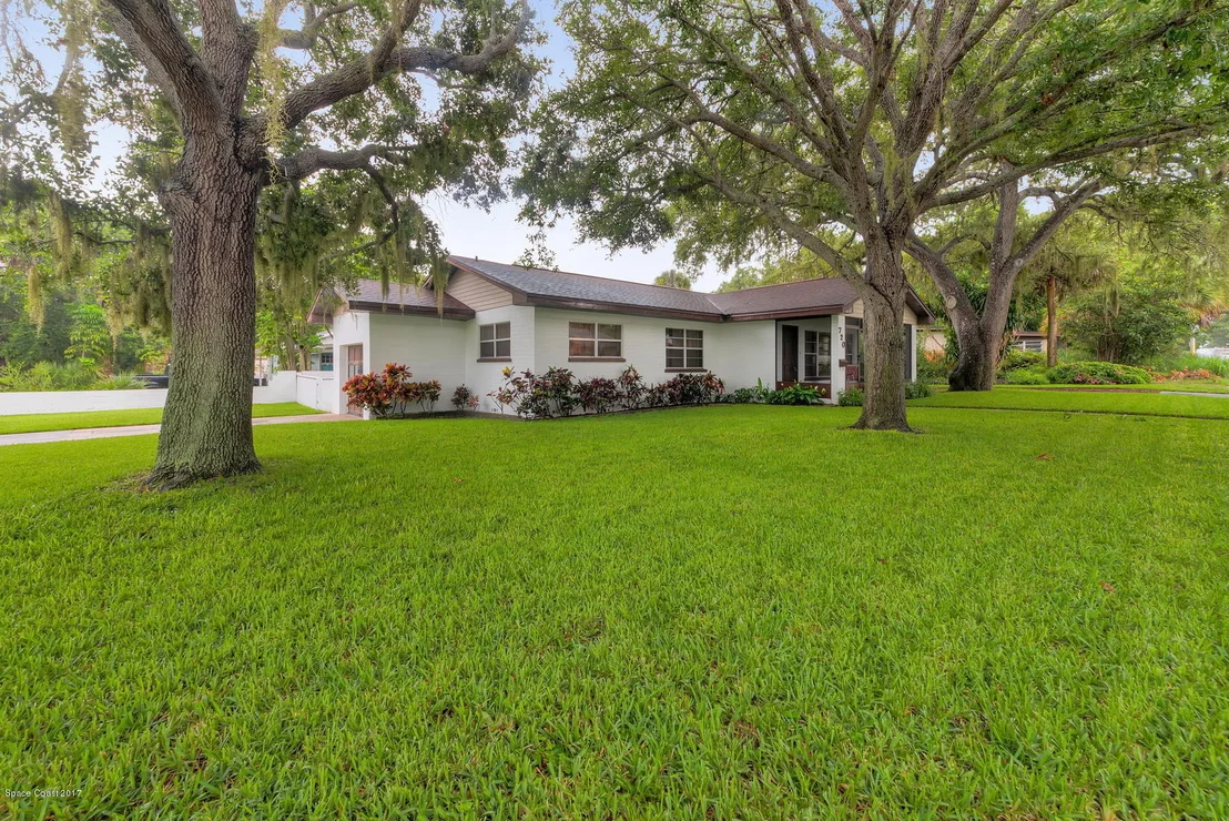 Photo of 720 Seminole Drive