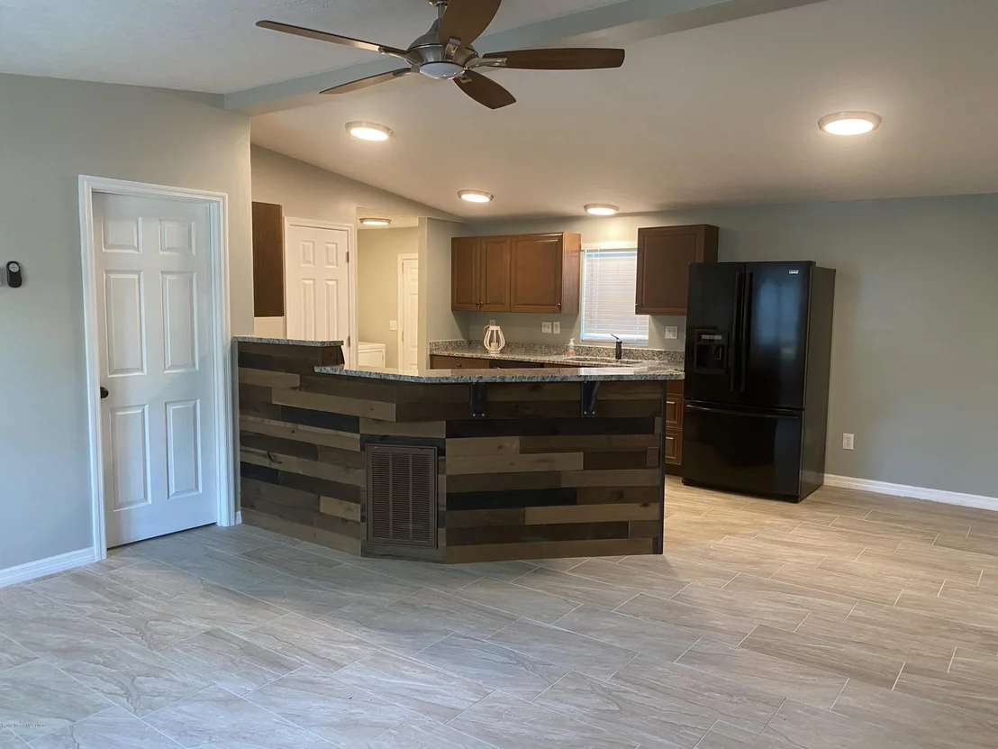 Photo of 2350 Parrish Road