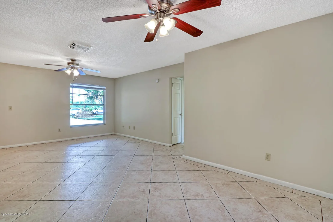Photo of 3214 Jupiter Boulevard SE