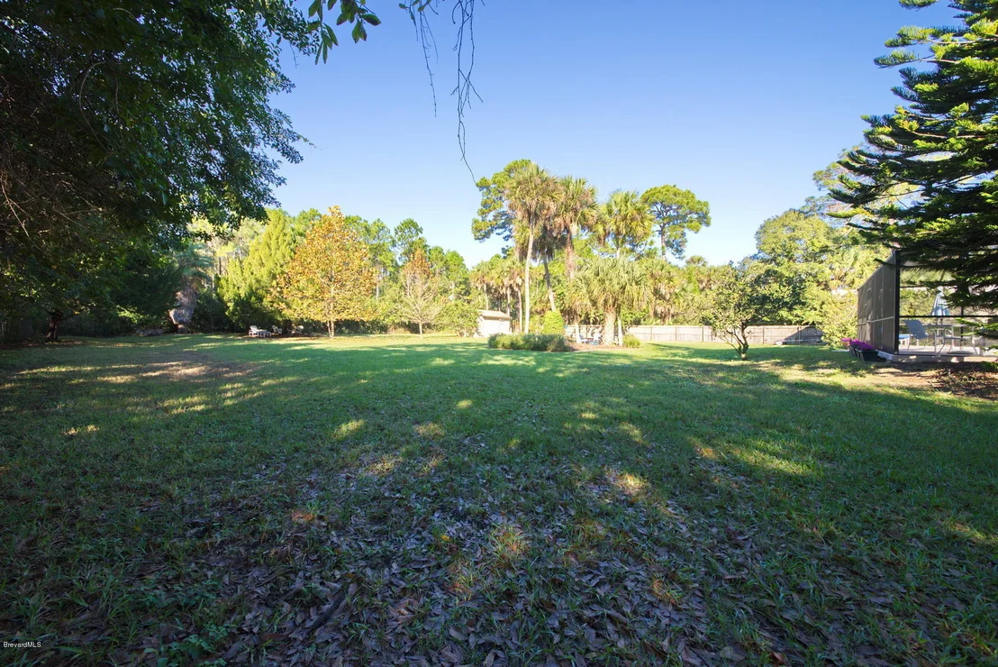 Photo of 1827 S Live Oak Drive