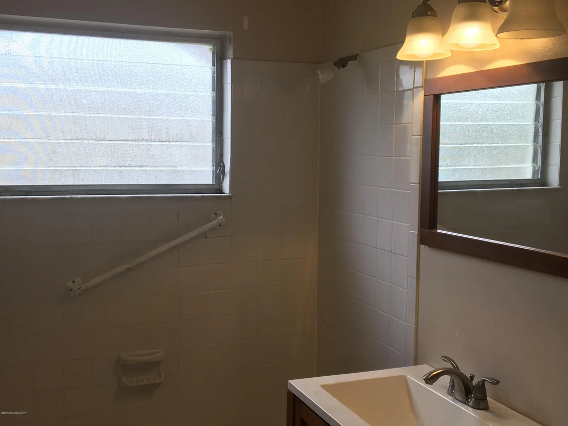 Photo of 1042 Cable Lane NE
