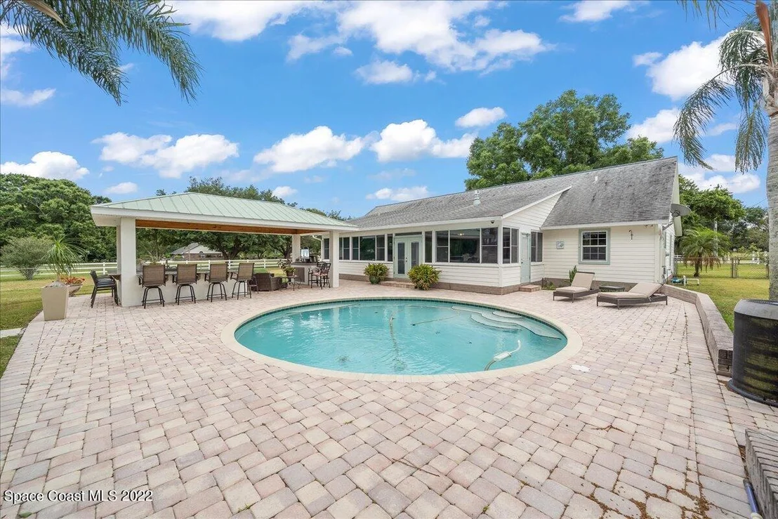 Photo of 3660 Burkholm Road