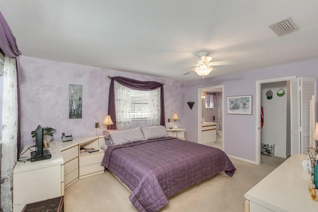 Photo of 449 Thrush Drive