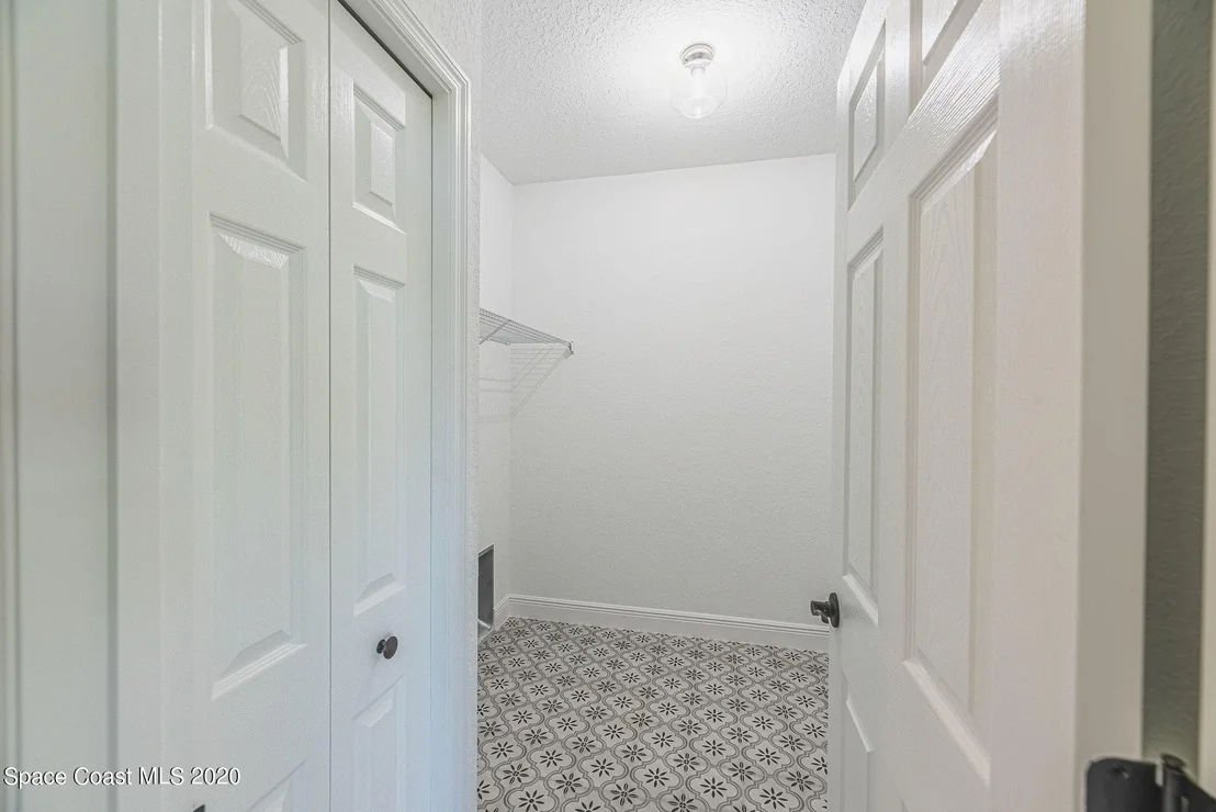 Photo of 431 Crescent Drive