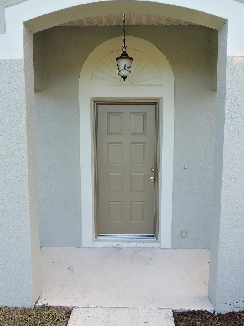 Photo of 5963 Gilson Avenue