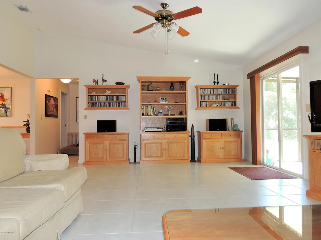 Photo of 1801 Laurel Oak Drive N