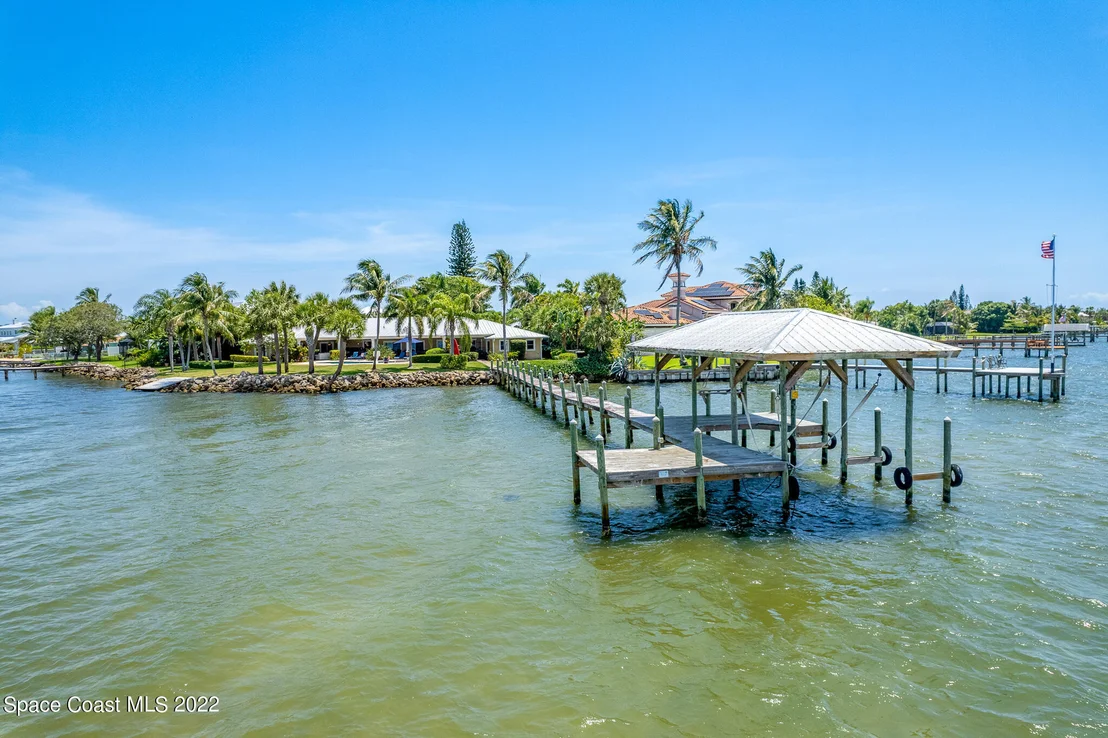 Photo of 437 River View Lane
