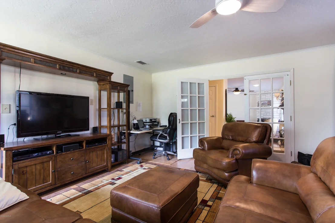 Photo of 2120 Bridle Path
