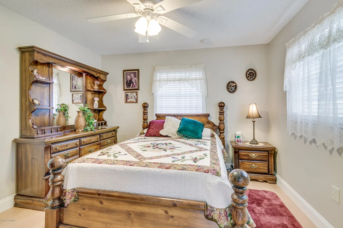 Photo of 1529 VAN ECK Road NE