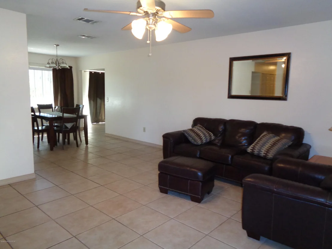 Photo of 1281 NE Bard Lane