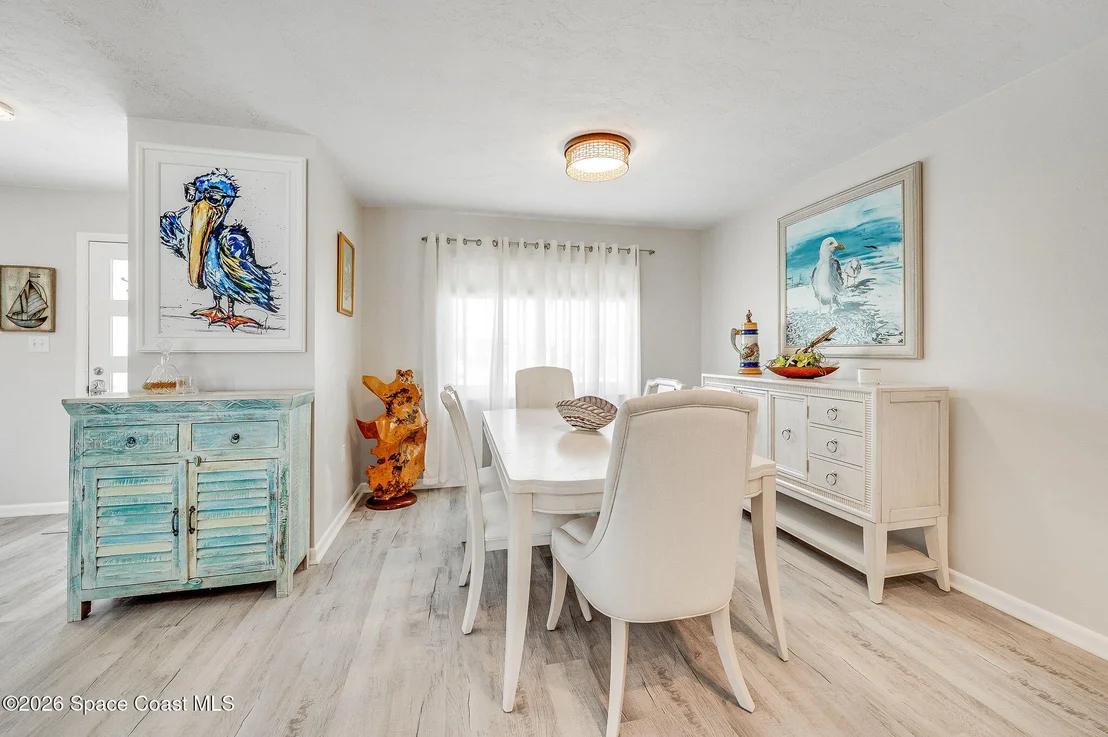 Photo of 452 Cardinal Drive