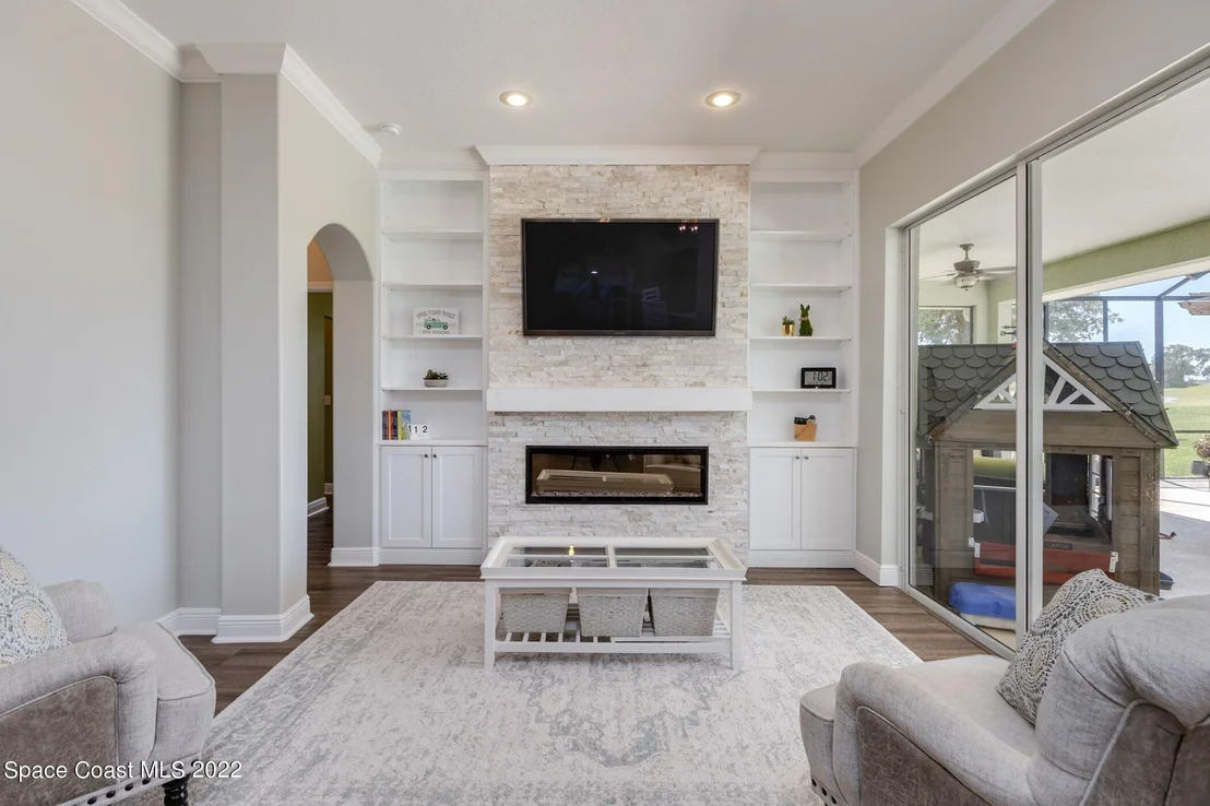Photo of 2024 Windbrook Drive SE