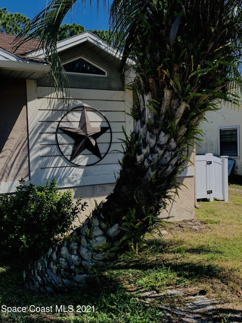 Photo of 6565 Dock Avenue