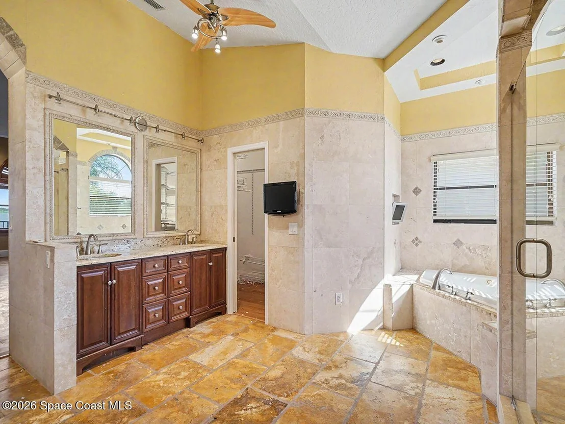 Photo of 484 Lanternback Island Drive