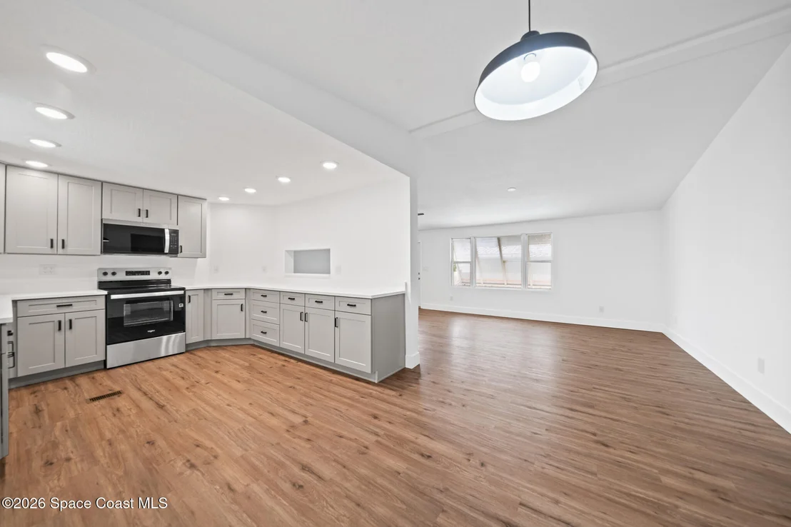 Photo of 935 Falcon Drive