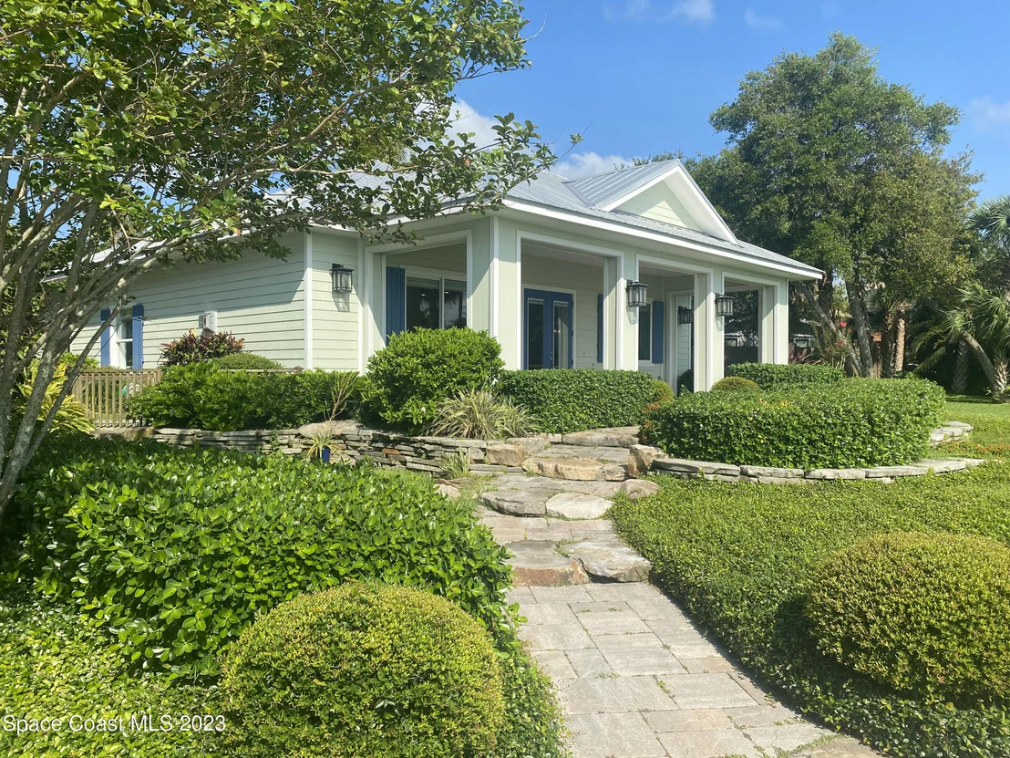 Photo of 413 N Indian River Drive