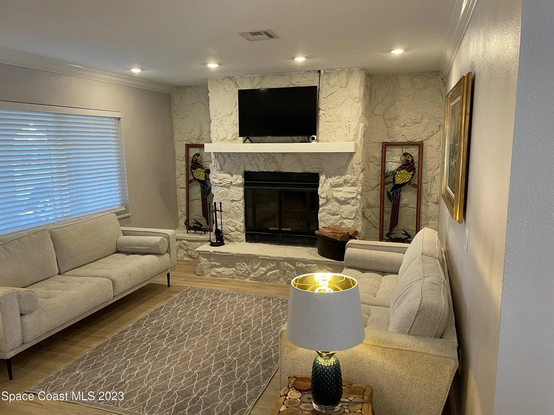 Photo of 387 Carmine Drive