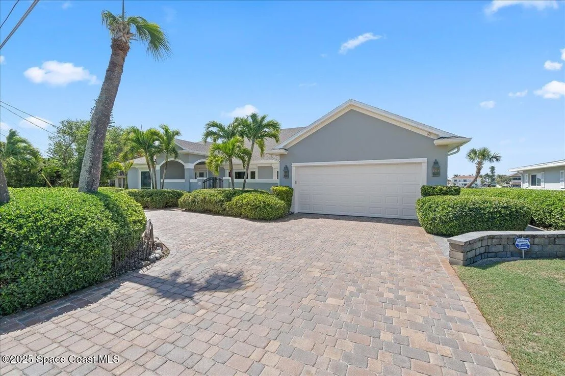 Photo of 110 W Bay Drive