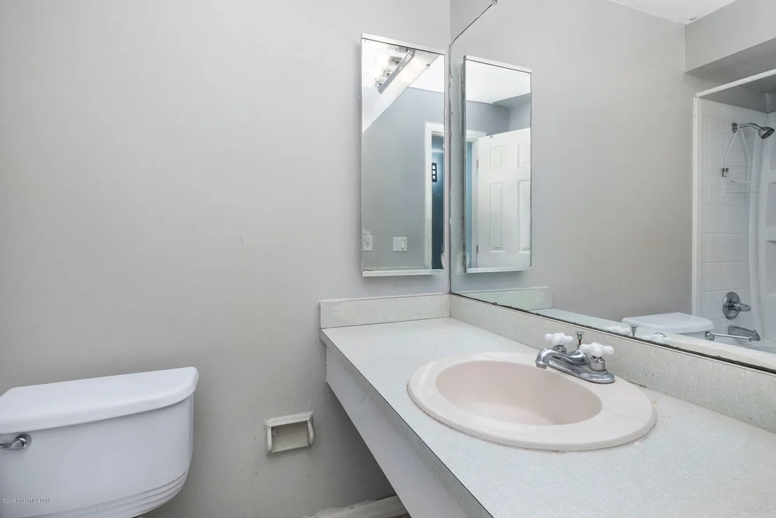 Photo of 945 Burn Drive NE