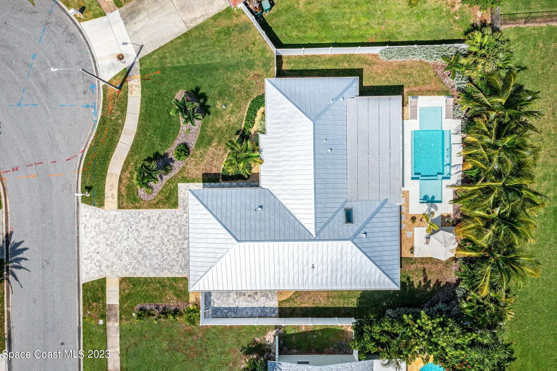Photo of 543 Biscayne Drive