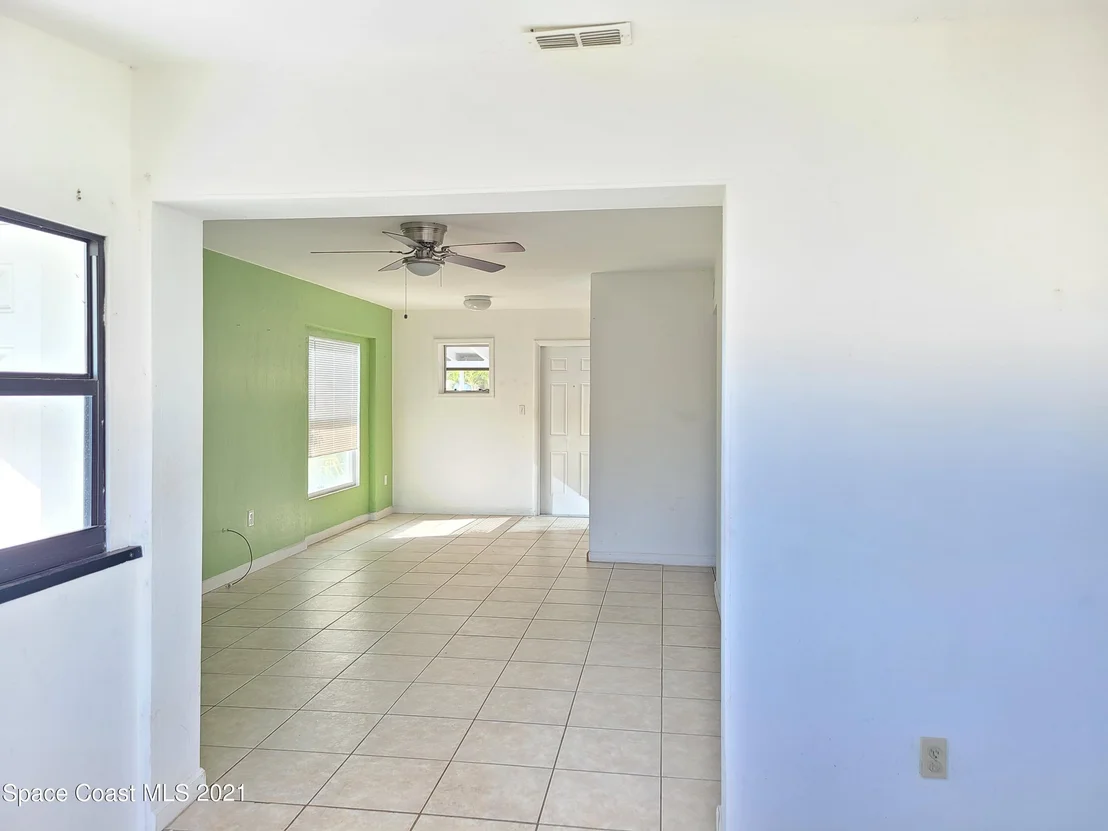 Photo of 1061 Cable Lane NE