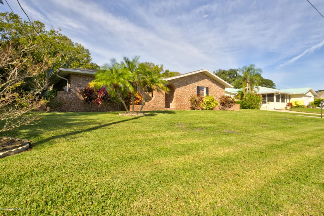Photo of 1030 Sunswept Road NE