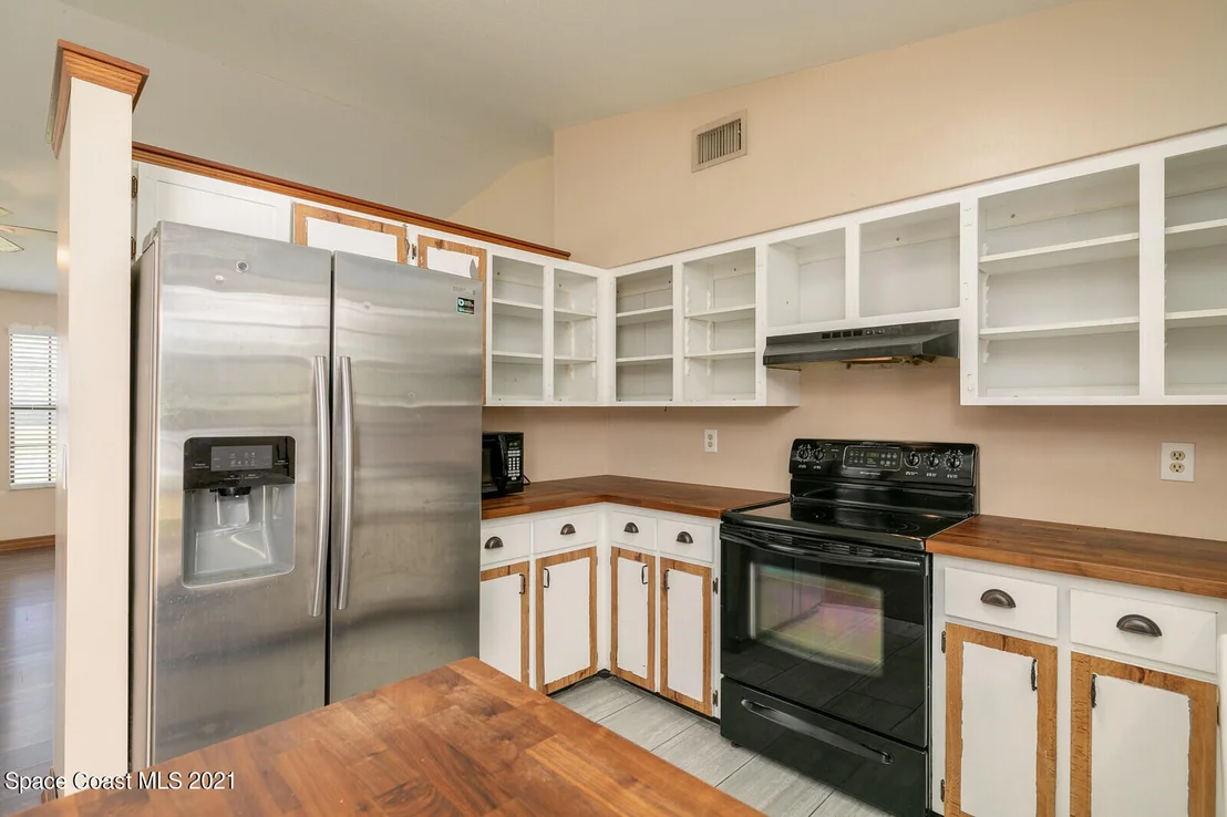 Photo of 6090 Alden Avenue