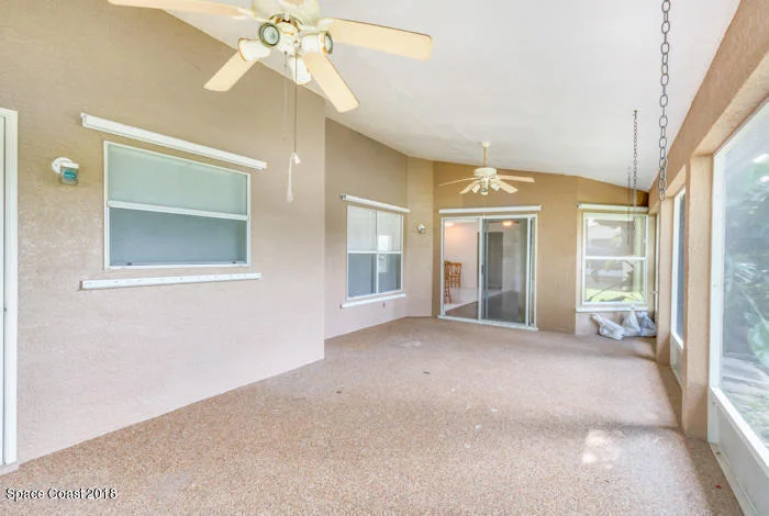 Photo of 295 Oak Lake Road