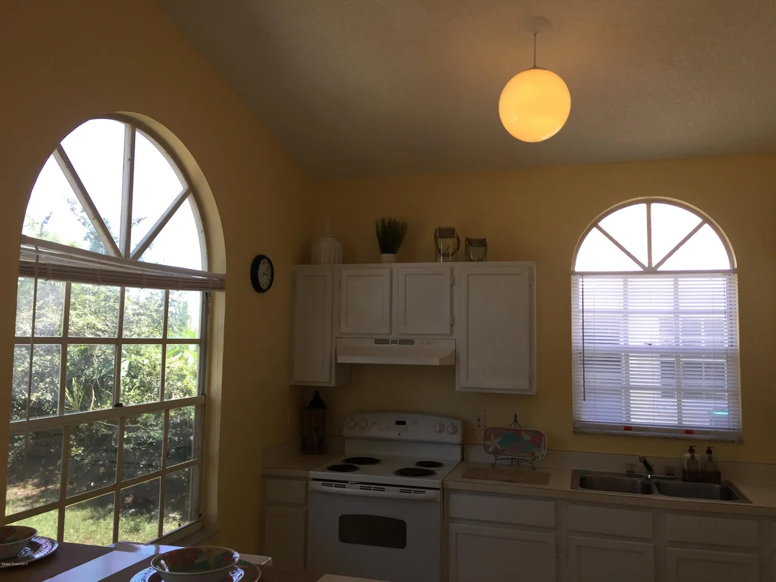 Photo of 1091 Goldenrod Circle NE
