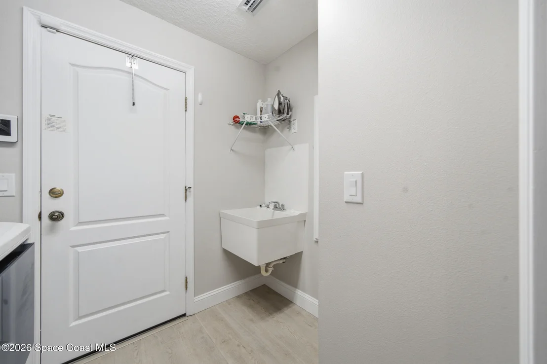 Photo of 1273 Old Millpond Road