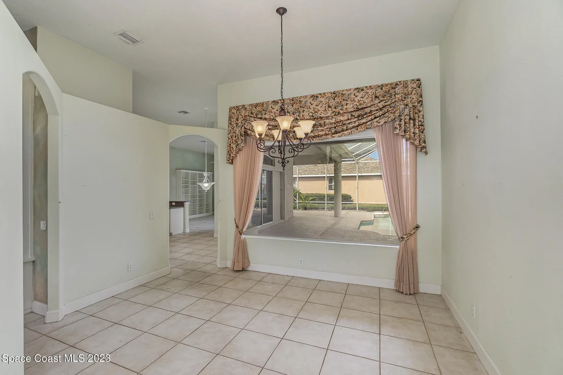Photo of 990 Starling Way