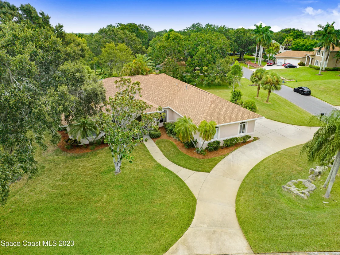 Photo of 2180 Royal Oaks Drive