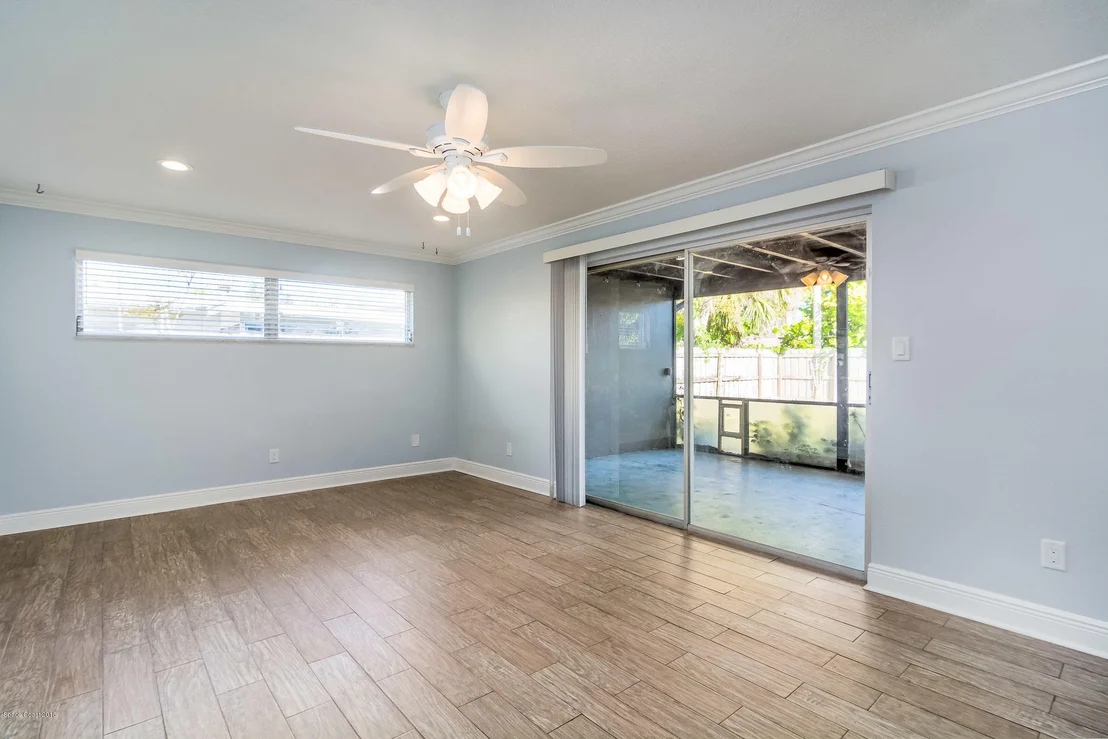Photo of 306 N Roundtree Drive N