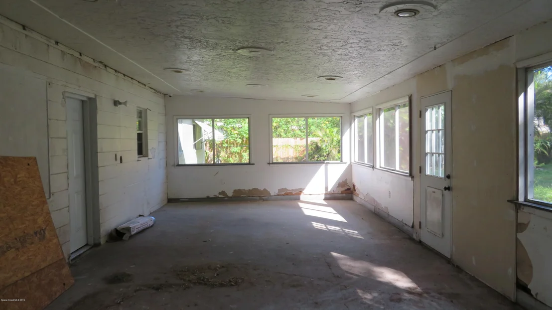 Photo of 152 NW Irwin Avenue